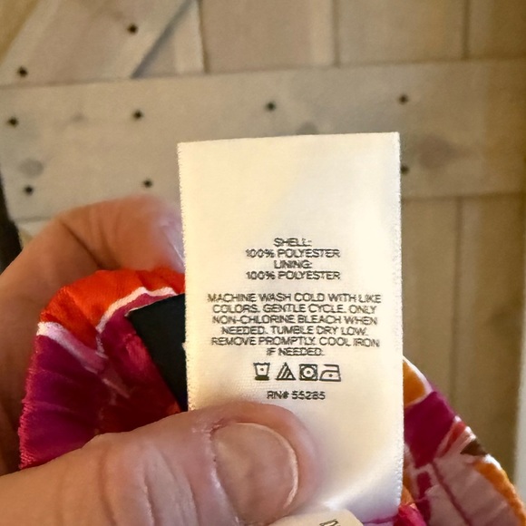 LIKE NEW Express Vibrant Patterned Shorts - Picture 4 of 5